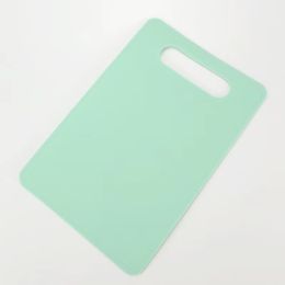 Fruit And Vegetable Plastic Cutting Board Barbecue Picnic Travel Disposable (Option: Mint Green Slash Pockets-Square)